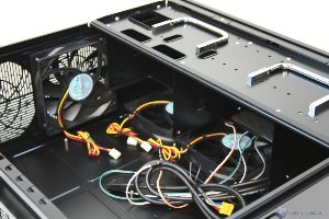 thumb 00046 SILVERSTONE GD08 HTPC XTREMEHARDWARE.COM